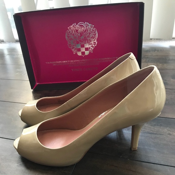 SOLD!!! Vince Camuto Patent leather heels!!! 👠 - Picture 4 of 8